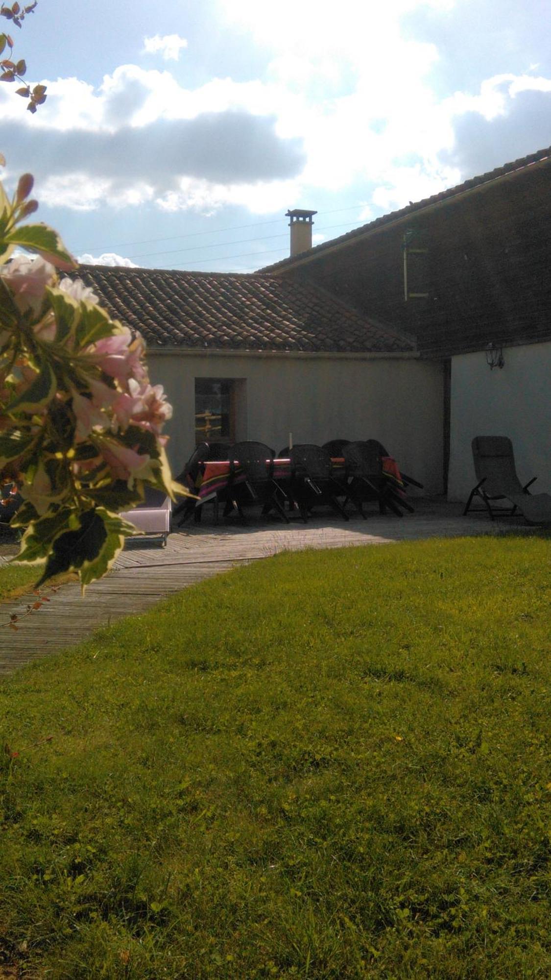 Gite De L'Ivronniere La Ronde  Exterior foto